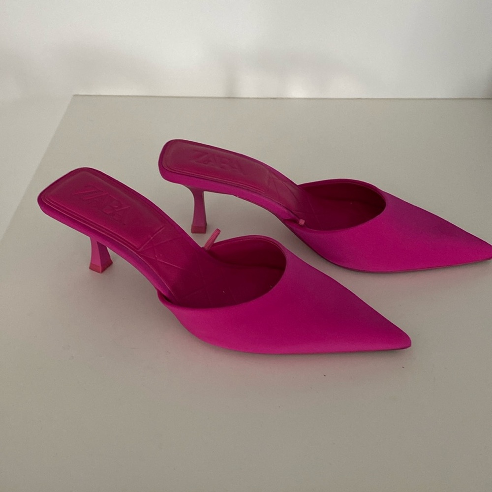 Hot pink, Zara 2.5” mules. Excellent condition.